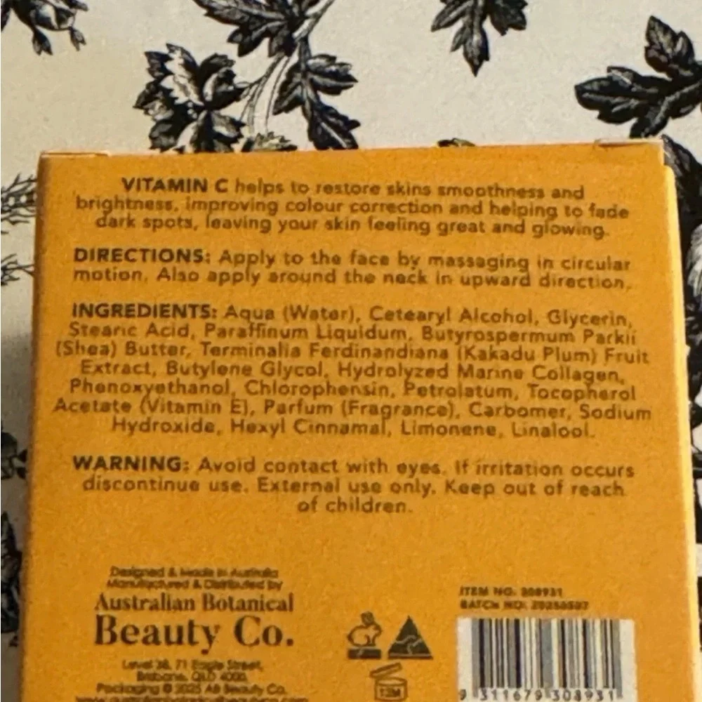 Vitamin C Rejuvenating Face & Neck Cream - Yellow